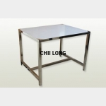 Stainless steel kitchenware preparation table